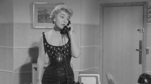 Кадры из фильма Когда вмешивается женщина / Quand la femme s'en mêle (1957)