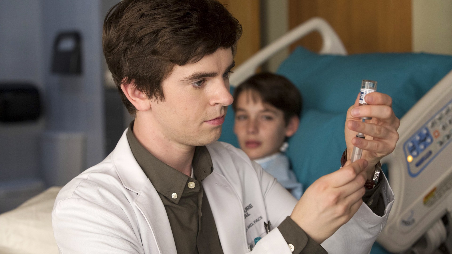 Кадр из фильма Хороший доктор / The Good Doctor (2017)