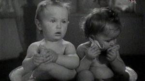 Кадры из фильма Близнецы (1945)