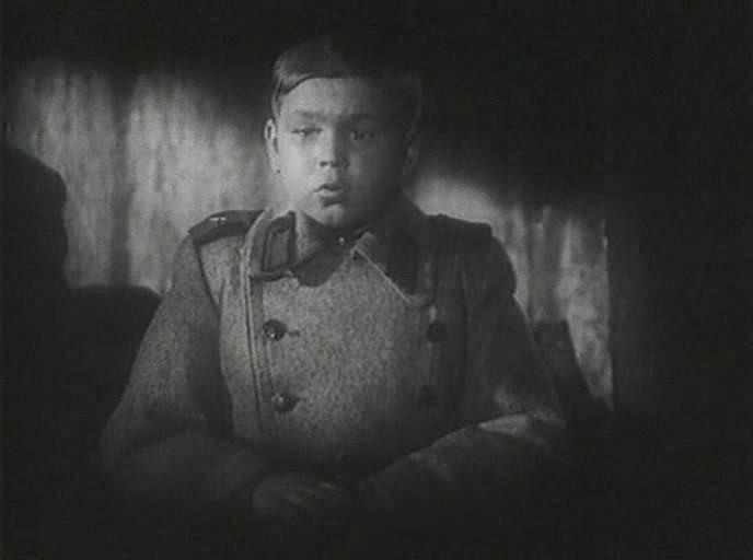 Кадр из фильма Сын полка (1946)