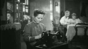 Кадры из фильма Мальчик с окраины (1947)