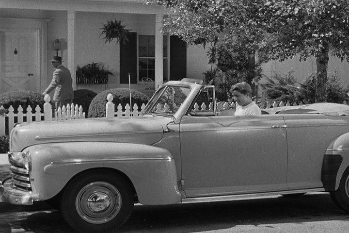 Кадр из фильма Холостяк и девчонка / The Bachelor and the Bobby-Soxer (1947)
