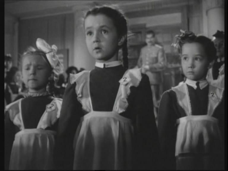 Кадр из фильма Первоклассница (1948)