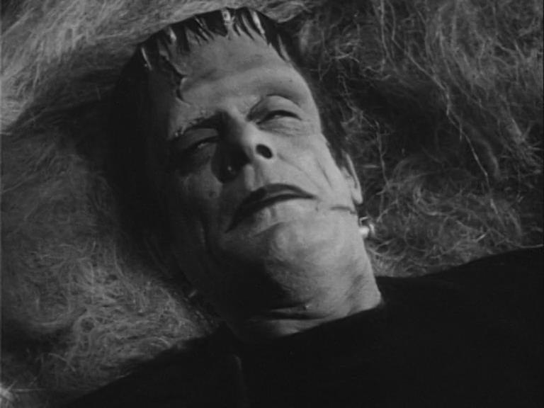 Кадр из фильма Эбботт и Костелло встречают Франкенштейна / Bud Abbott Lou Costello Meet Frankenstein (1948)