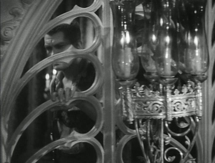 Кадр из фильма Двуглавый орел / L'Aigle à deux têtes (1948)