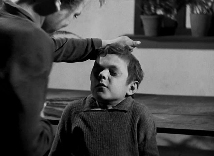 Кадр из фильма Красть запрещено / Proibito rubare (1948)