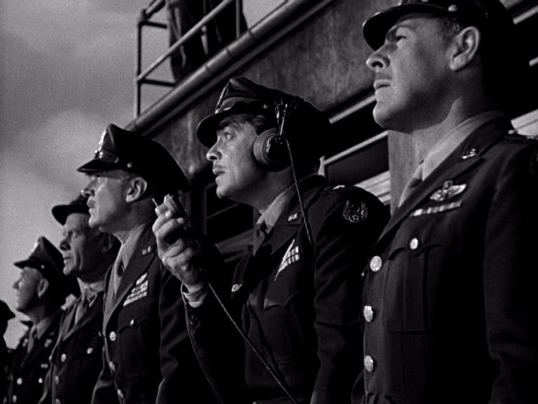 Кадр из фильма Командное решение / Command Decision (1948)