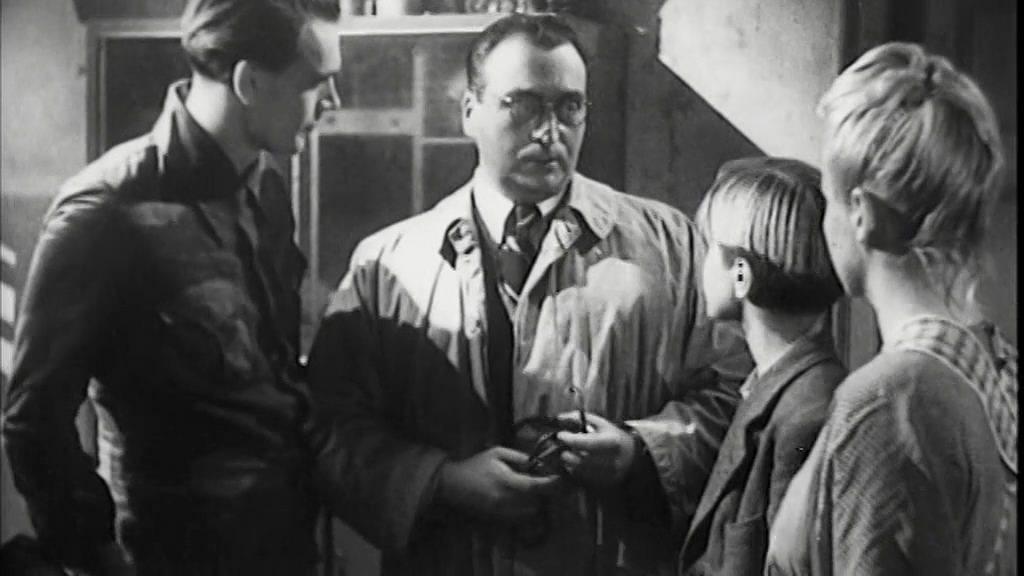 Кадр из фильма Германия, год нулевой / Germania, anno zero (1948)