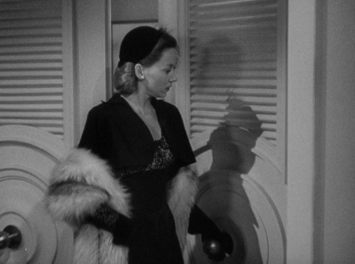 Кадр из фильма Секрет женщины / A Woman's Secret (1949)