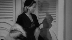 Кадры из фильма Секрет женщины / A Woman's Secret (1949)