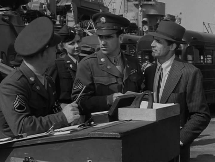 Кадр из фильма Солдат в юбке (Я был военной невестой) / I Was A Male War Bride (1949)