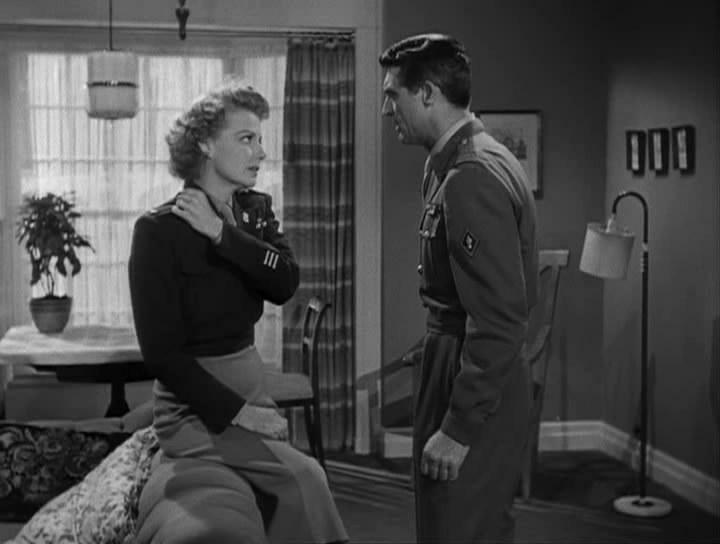 Кадр из фильма Солдат в юбке (Я был военной невестой) / I Was A Male War Bride (1949)