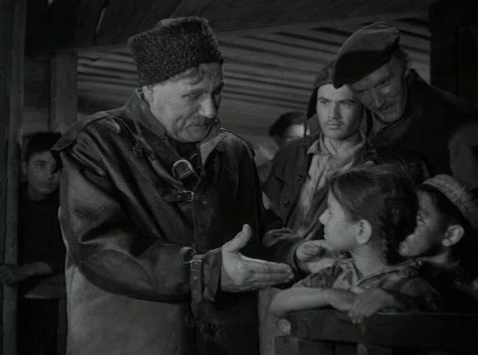 Кадр из фильма Огни Баку (1950)