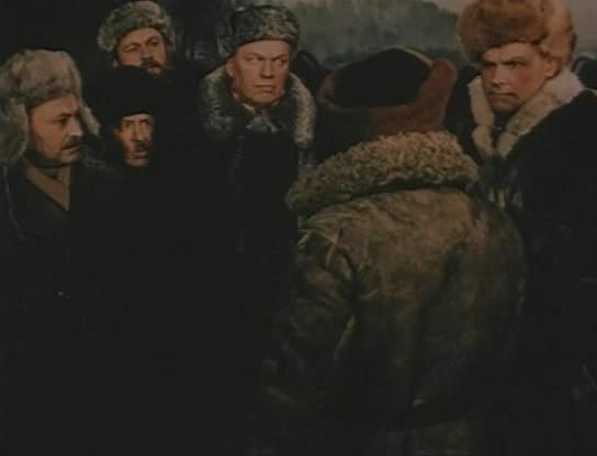 Кадр из фильма Далеко от Москвы (1950)