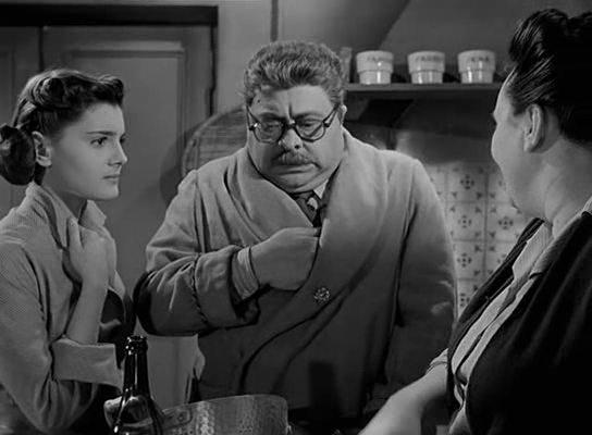 Кадр из фильма Полицейские и воры / Guardie e ladri (1951)