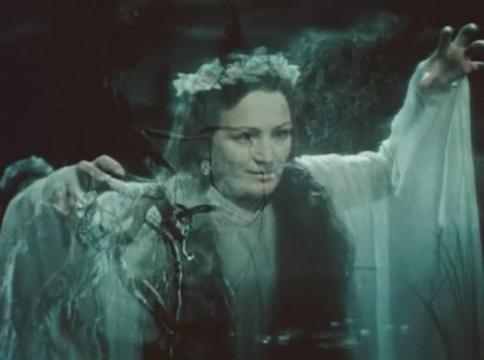 Кадр из фильма Майская ночь, или утопленница (1952)