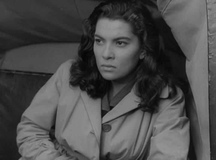 Кадр из фильма Рим в 11 часов / Roma, ore 11 (1952)