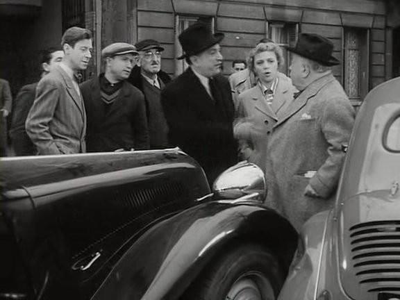 Кадр из фильма Господин Такси / Monsieur Taxi (1952)