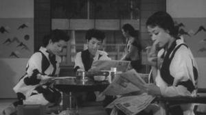 Кадры из фильма Вкус зеленого чая после риса / Flavor of Green Tea Over Rice (1952)