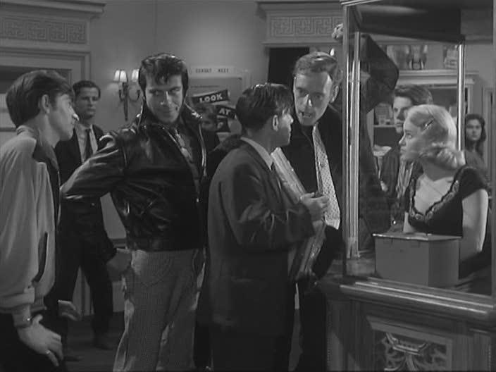 Кадр из фильма Мистер Питкин [1-12 части из 12] / The Square Peg (1953)