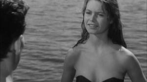 Кадры из фильма Манина, девушка без покрывала / Trainwreck (1952)