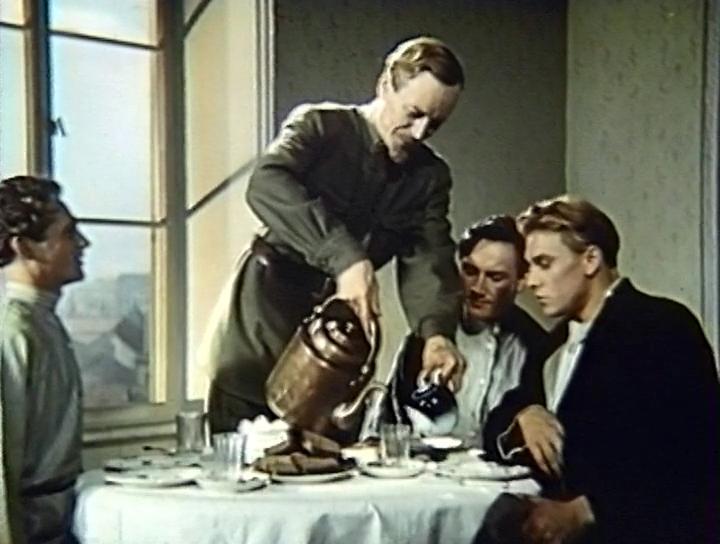 Кадр из фильма Вихри враждебные (1953)