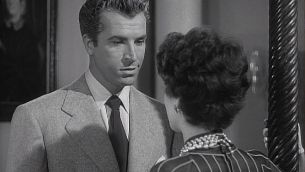 Кадр из фильма Девушка, у которой было всё / The Girl Who Had Everything (1953)