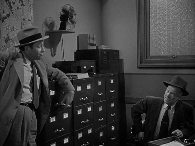 Кадр из фильма Происшествие на Саут-Стрит / Pickup on South Street (1953)