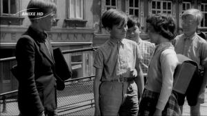 Кадры из фильма Кнопка и Антон / Pünktchen und Anton (1953)