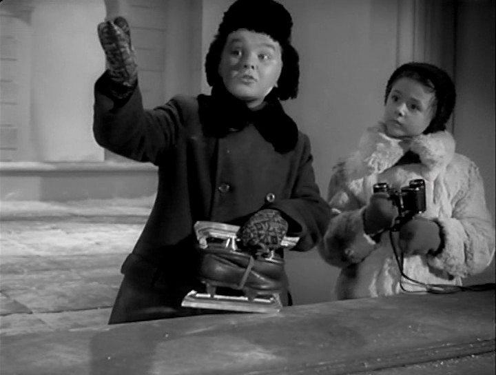 Кадр из фильма Алёша Птицын вырабатывает характер (1953)