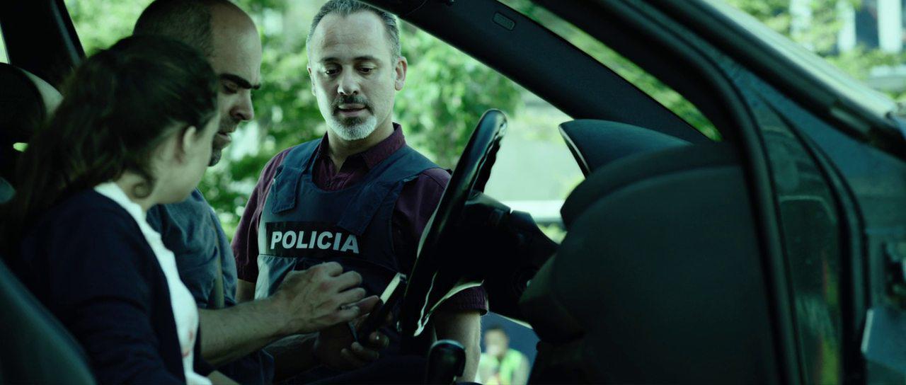 Кадр из фильма Незнакомец / El desconocido (2015)