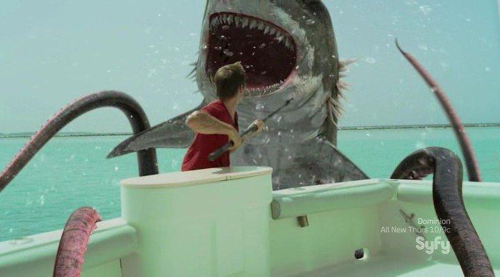 Кадр из фильма Акулосьминог против Китоволка / Sharktopus vs. Whalewolf (2015)