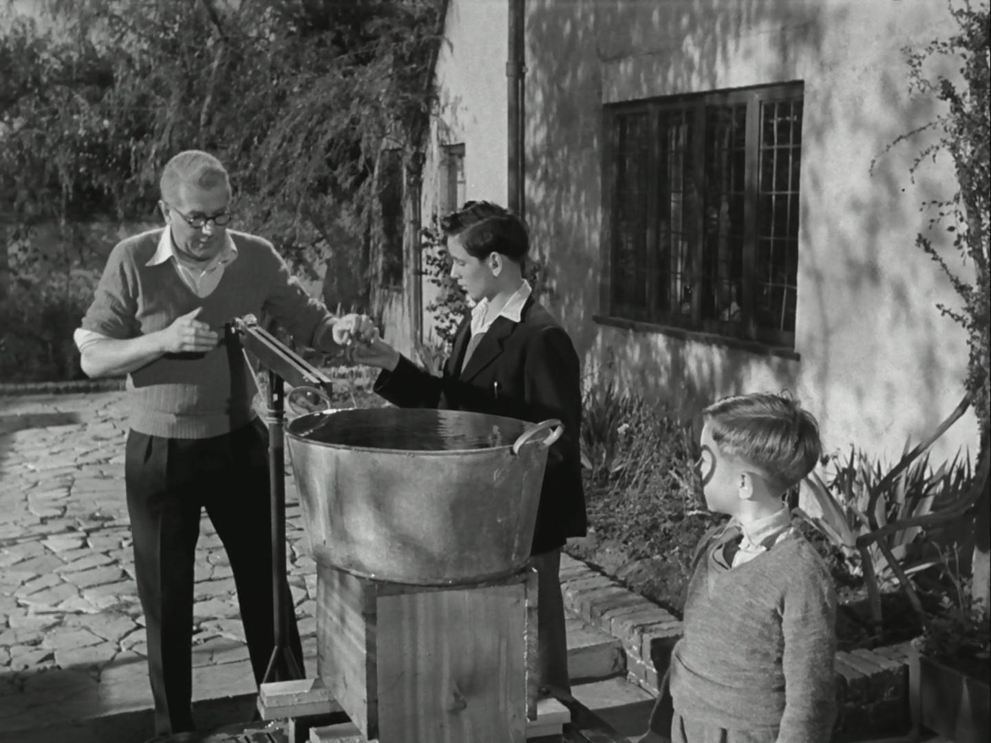 Кадр из фильма Разрушители плотин / The Dam Busters (1955)