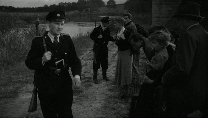 Кадр из фильма Небо без звезд / Himmel ohne Sterne (1955)