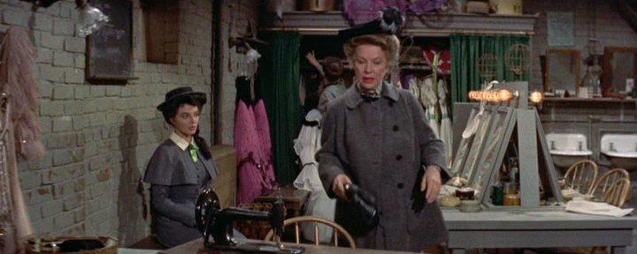 Кадр из фильма Девушка в розовом платье / The Girl in the Red Velvet Swing (1955)