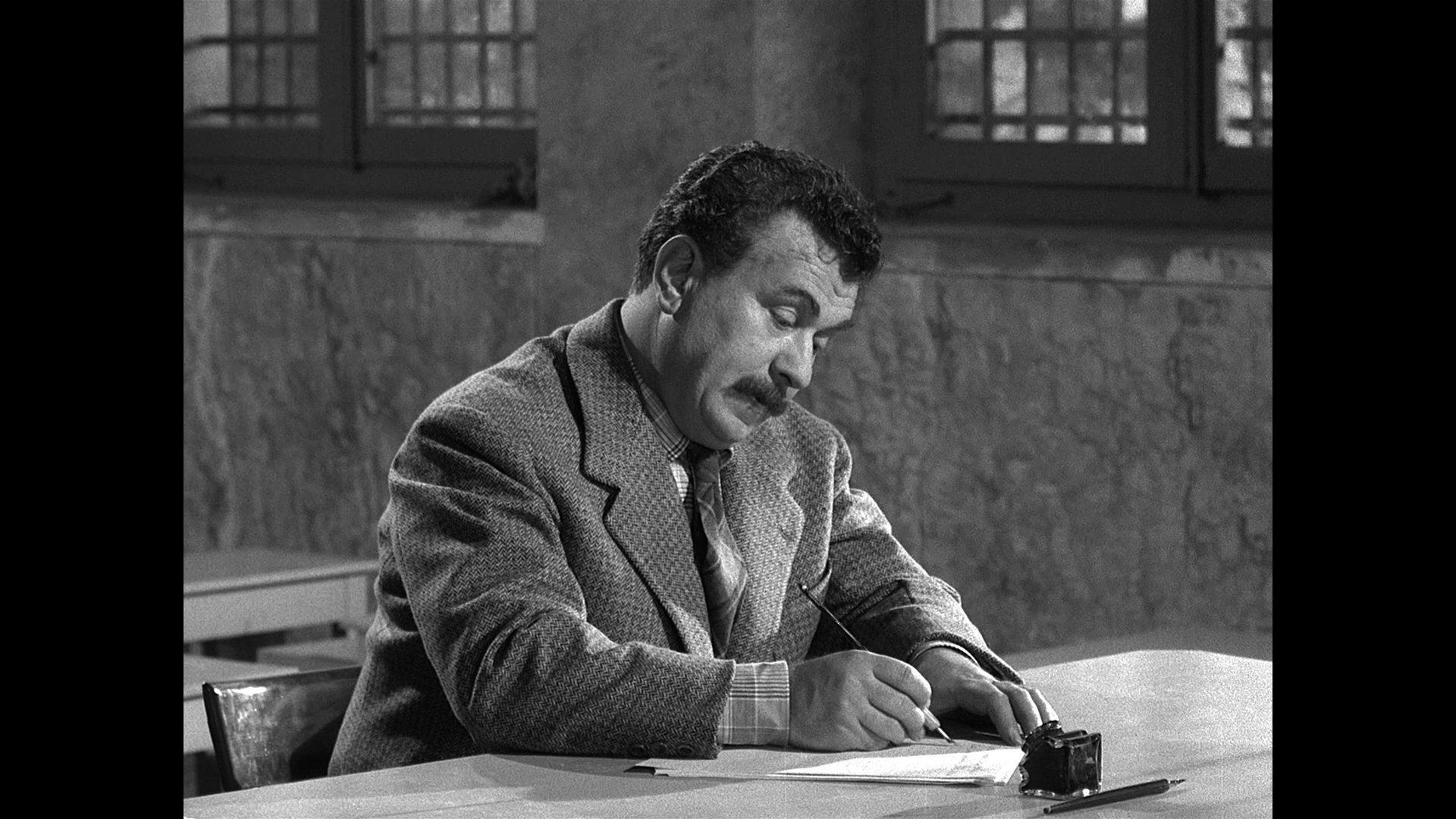 Кадр из фильма Дон Камилло и депутат Пеппоне / Don Camillo e l'on. Peppone (1955)