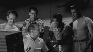 Кадры из фильма Тварь ходит среди нас / They Live (1956)