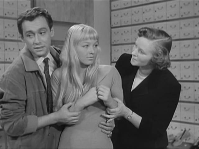 Кадр из фильма Колдунья / La sorcière (1956)