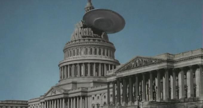 Кадр из фильма Земля против летающих тарелок / Earth vs. the Flying Saucers (1956)