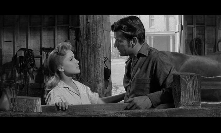 Кадр из фильма Люби меня нежно / Love Me Tender (1956)