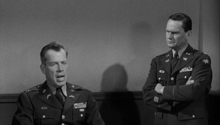Кадр из фильма Дыба / The Rack (1956)