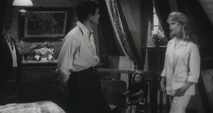 Кадр из фильма Её брачная ночь / La Mariee est trop belle (1956)
