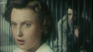 Кадры из фильма Она вас любит (1957)