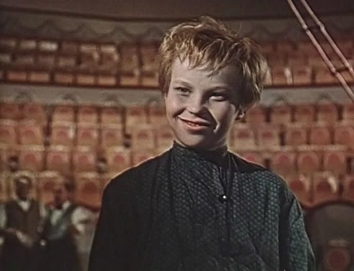 Кадр из фильма Гуттаперчевый мальчик (1957)