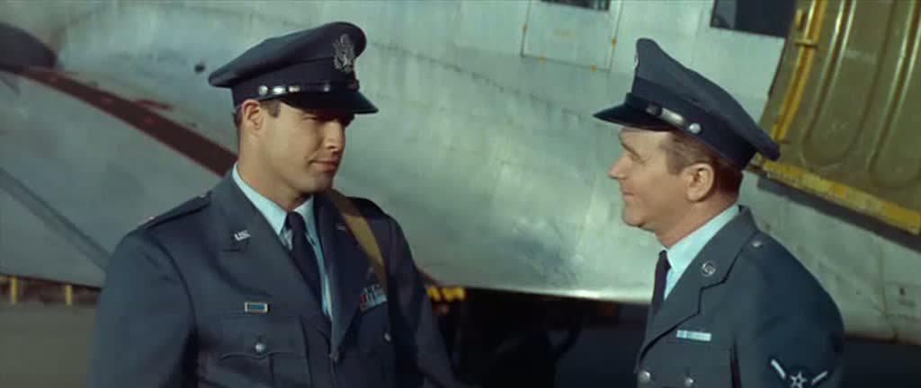 Кадр из фильма Сайонара / Sayonara (1957)