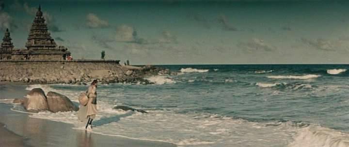 Кадр из фильма Хождение за три моря / Pardesi (1958)