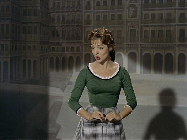 Кадр из фильма Продавщица фиалок / La violetera (1958)