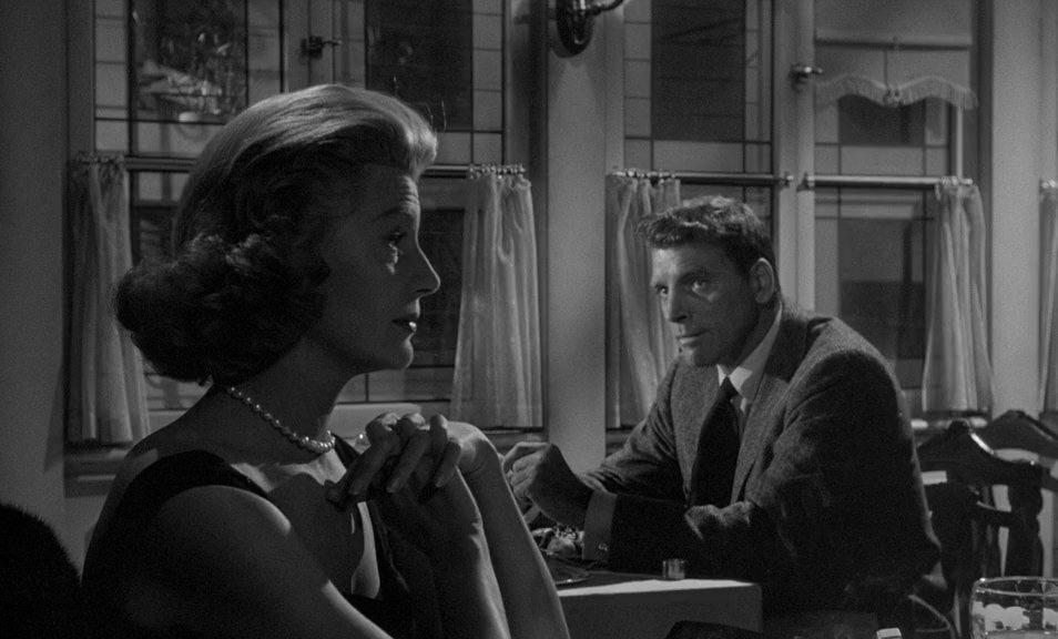Кадр из фильма За отдельными столиками / Separate Tables (1958)