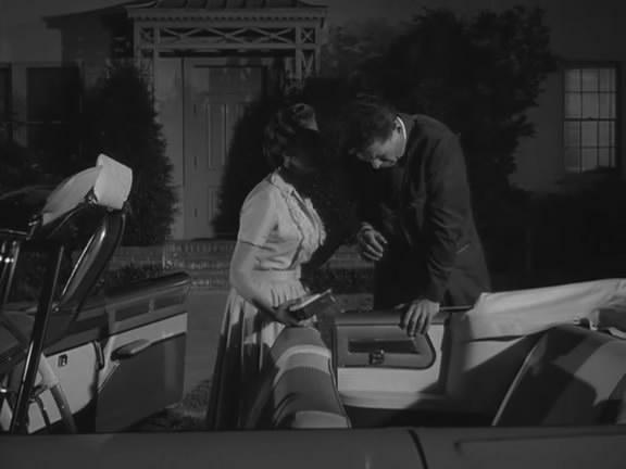 Кадр из фильма Монстр в университетском городке / Monster on the Campus (1958)