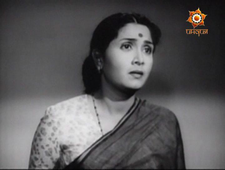 Кадр из фильма Неприкасаемая / Sujata (1959)